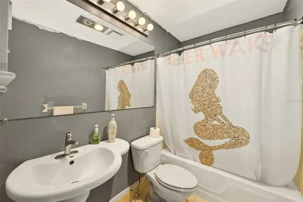 $229,000 | 4192 96th Avenue North, Unit 4192, Pinellas Park, FL 33782