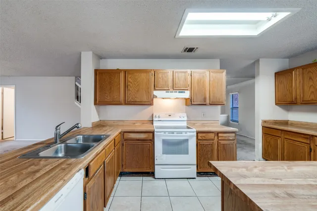 $299,900 | 6903 Beech Trail Drive, San Antonio, TX 78244