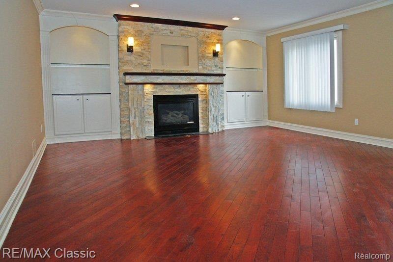 2196 Rochelle Park Drive Rochester, MI 48309 - Photo 4 of 24 Hardwood Floors