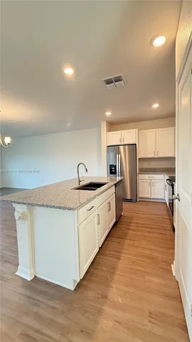 $1,950 | 410 Sequoia Drive, Unit 77, Lake Wales, FL 33859