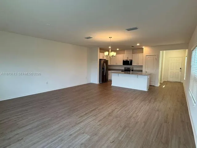 $1,950 | 410 Sequoia Drive, Unit 77, Lake Wales, FL 33859