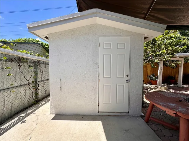 $689,000 | 3952 Southwest 136th Avenue, Miami, FL 33175