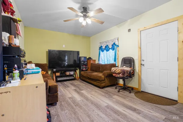 $275,000 | 60 South 850th Street East, Declo, ID 83323