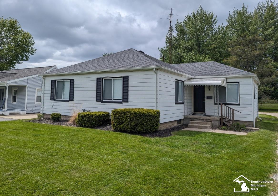 3585 Vivian Road Monroe, MI 48162 - Photo 1 of 32