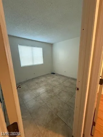 $1,100 | 1983 Cosmic Drive, Unit 193, Las Vegas, NV 89115