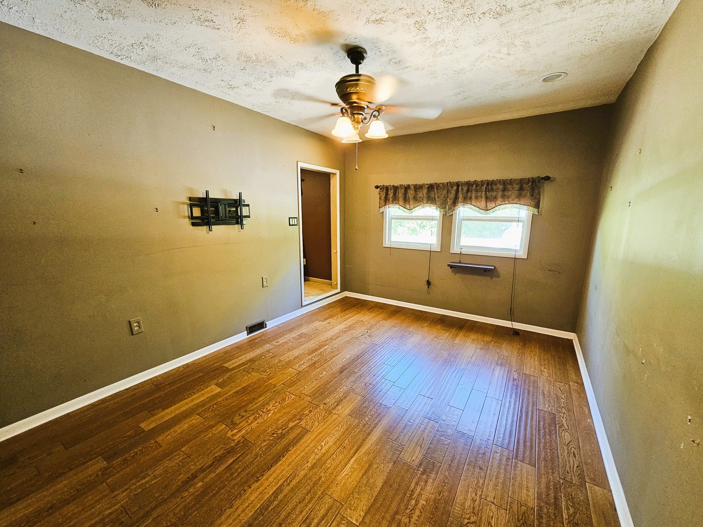 450 West Saddle Club Road Bonnie, IL 62816 - Photo 15 of 25