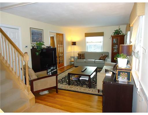 1155 Town Farm Road Coventry, RI 02816 - Photo 6 of 15 Living Room.