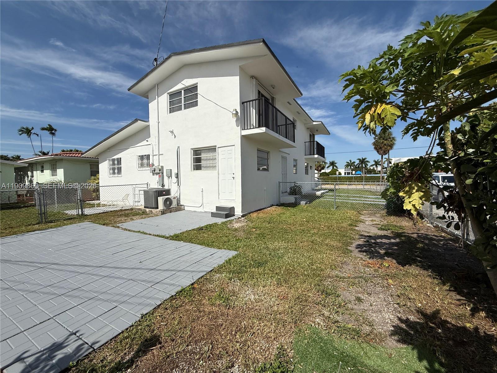 3200 Southwest 88th Place, Unit BACK Miami, FL 33165 - Photo 2 of 8