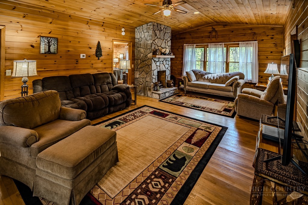 97 Lakeview Road Newland, NC 28657 - Photo 5 of 49