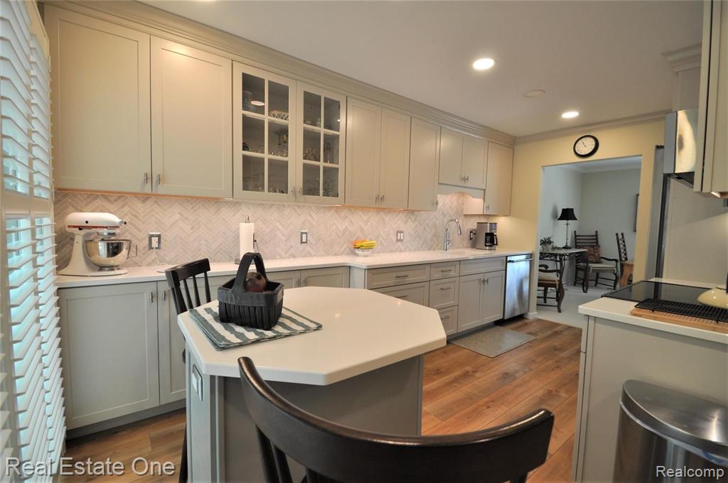 376 Willow Grove Lane, Unit 33 Rochester Hills, MI 48307 - Photo 9 of 44