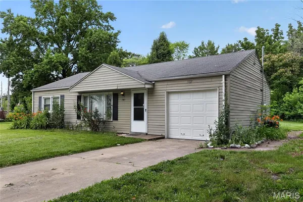 $99,900 | 1565 Lakeside Lane, St. Louis, MO 63138