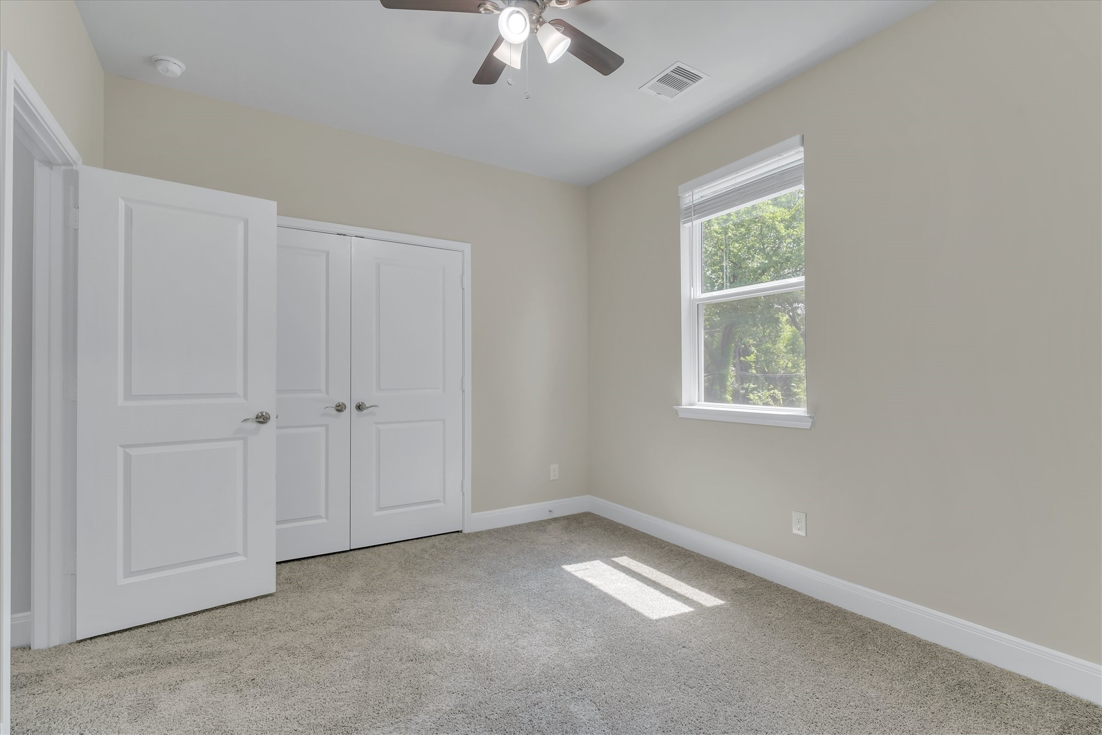 8318 Sunnyhill Street Houston, TX 77088 - Photo 17 of 33