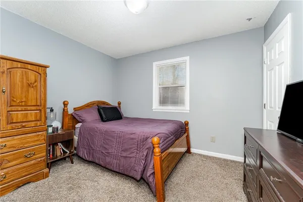 $290,000 | 7113 North River Road, Oak Ridge, NC 27310