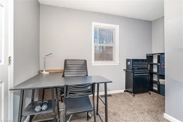 $290,000 | 7113 North River Road, Oak Ridge, NC 27310