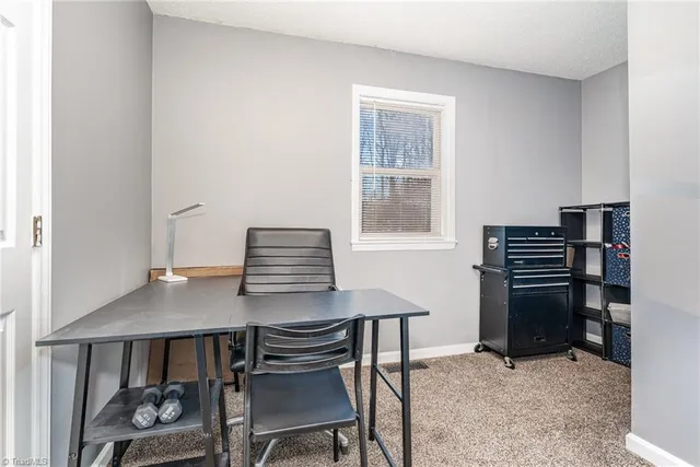 $325,000 | 7113 North River Road, Oak Ridge, NC 27310