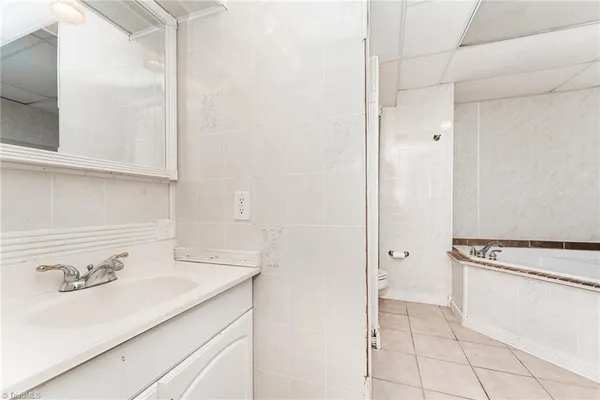 $290,000 | 7113 North River Road, Oak Ridge, NC 27310