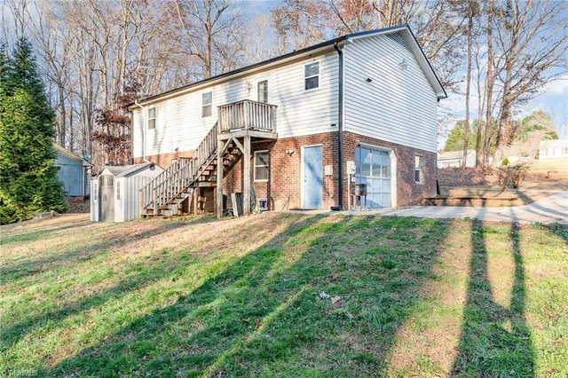 $325,000 | 7113 North River Road, Oak Ridge, NC 27310