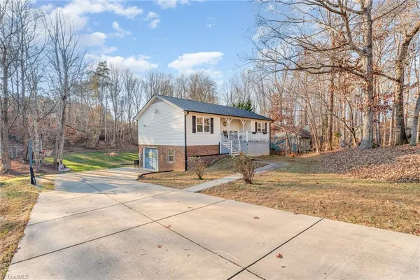$290,000 | 7113 North River Road, Oak Ridge, NC 27310