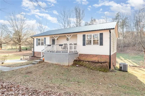 $290,000 | 7113 North River Road, Oak Ridge, NC 27310