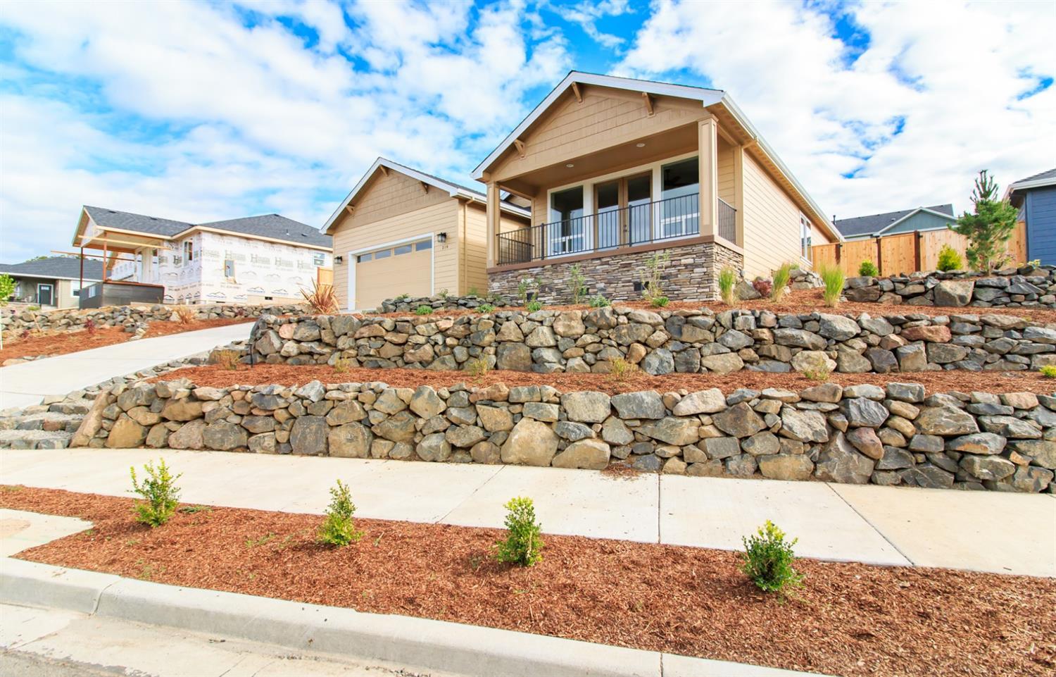 218 Cambridge Terrace Eagle Point, OR 97524 - Photo 1 of 30 Primary Photo
