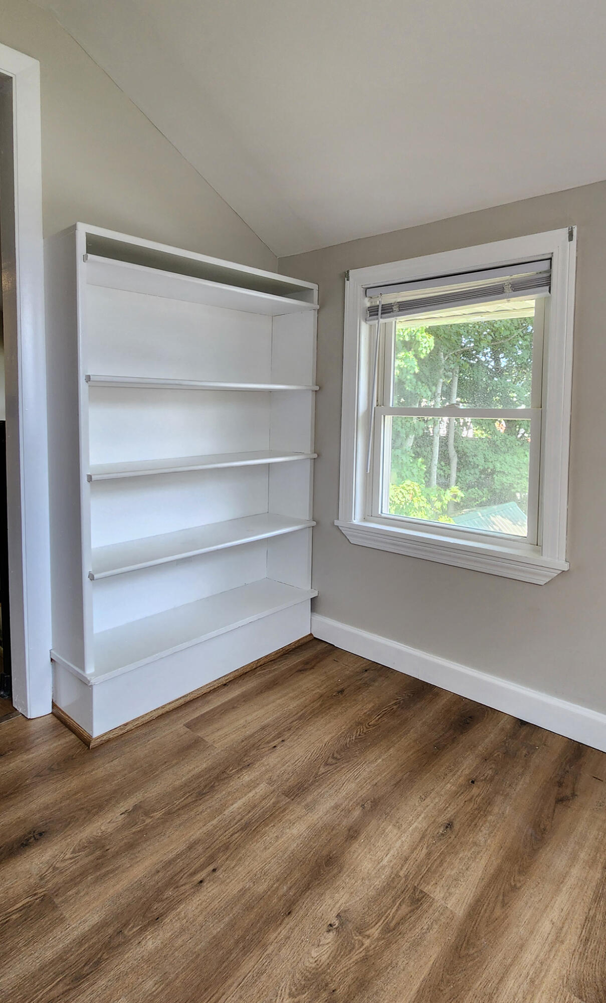 24 Warwick Street Bangor, ME 04401 - Photo 13 of 37 Built in's