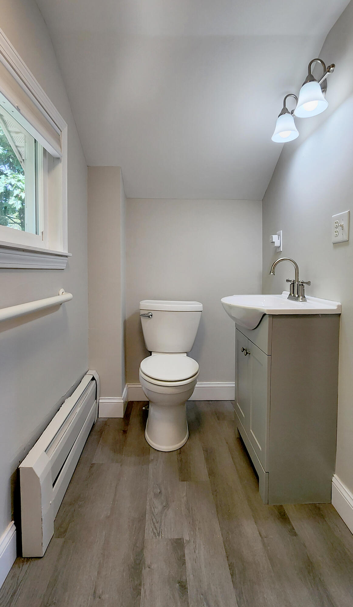 24 Warwick Street Bangor, ME 04401 - Photo 21 of 37 Full bath 2nd level