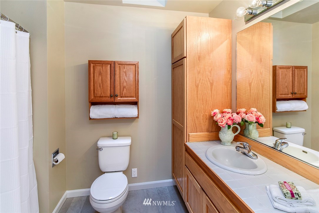 16265 Agate Point Road Northeast Bainbridge Island, WA 98110 - Photo 14 of 25 Gallery Image 14