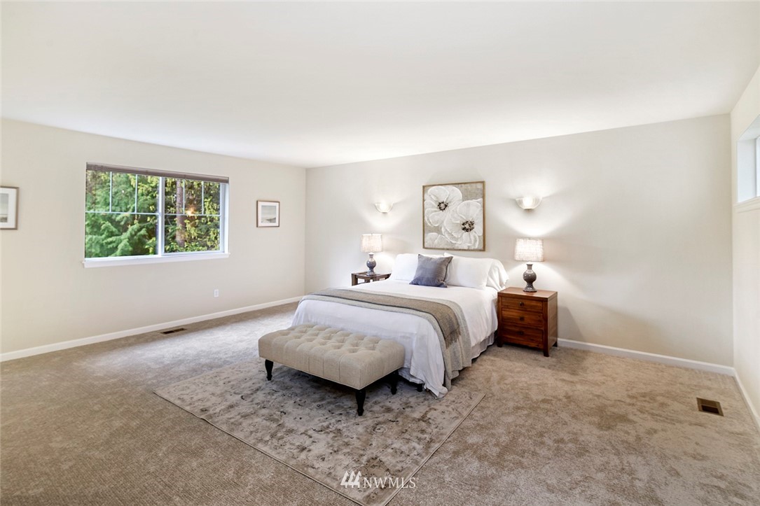 16265 Agate Point Road Northeast Bainbridge Island, WA 98110 - Photo 10 of 25 Gallery Image 10