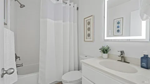 $559,000 | 76 Dockside Circle, San Rafael, CA 94903