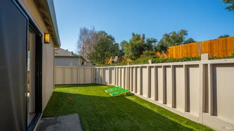 $559,000 | 76 Dockside Circle, San Rafael, CA 94903