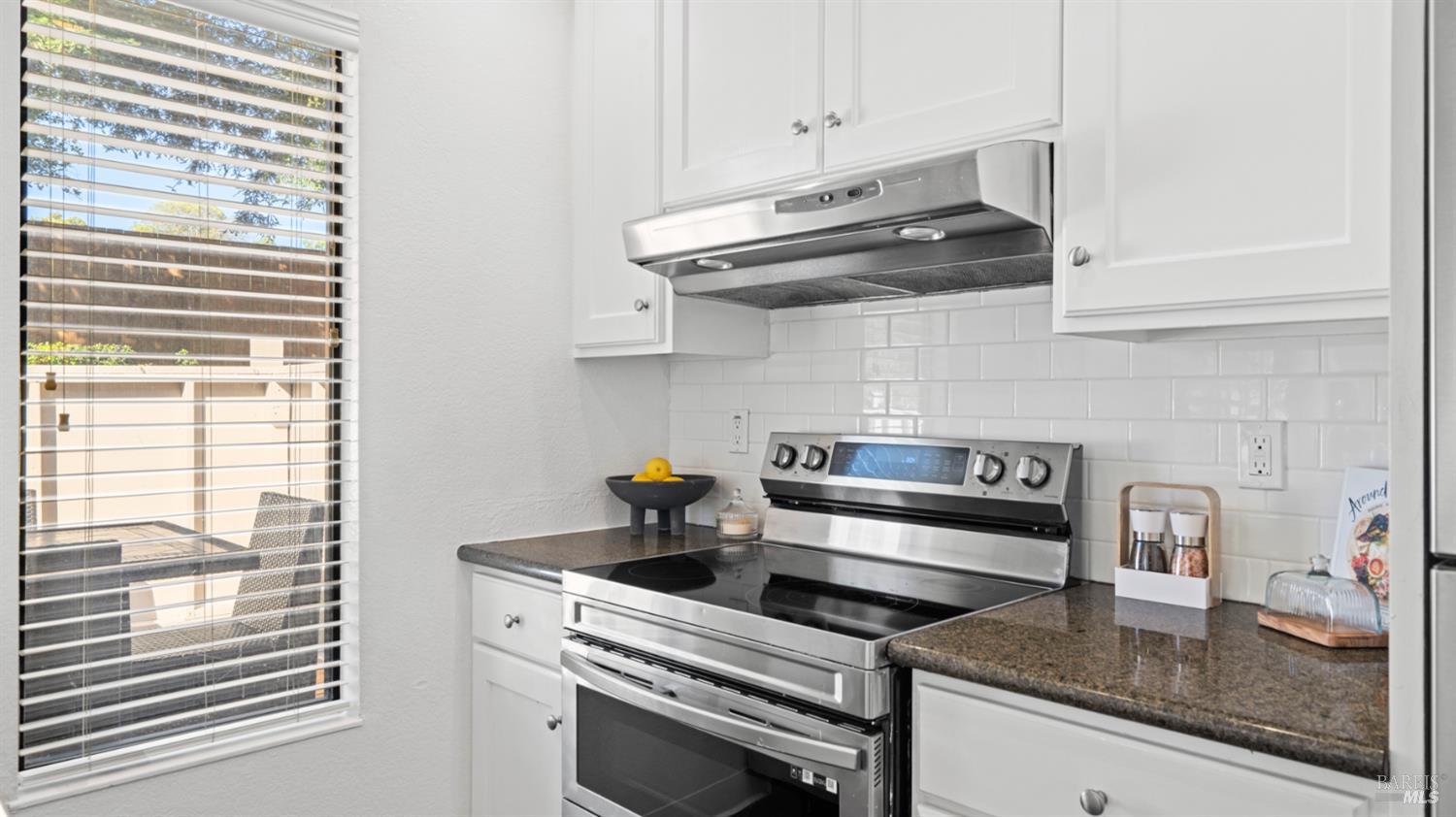 76 Dockside Circle San Rafael, CA 94903 - Photo 8 of 30