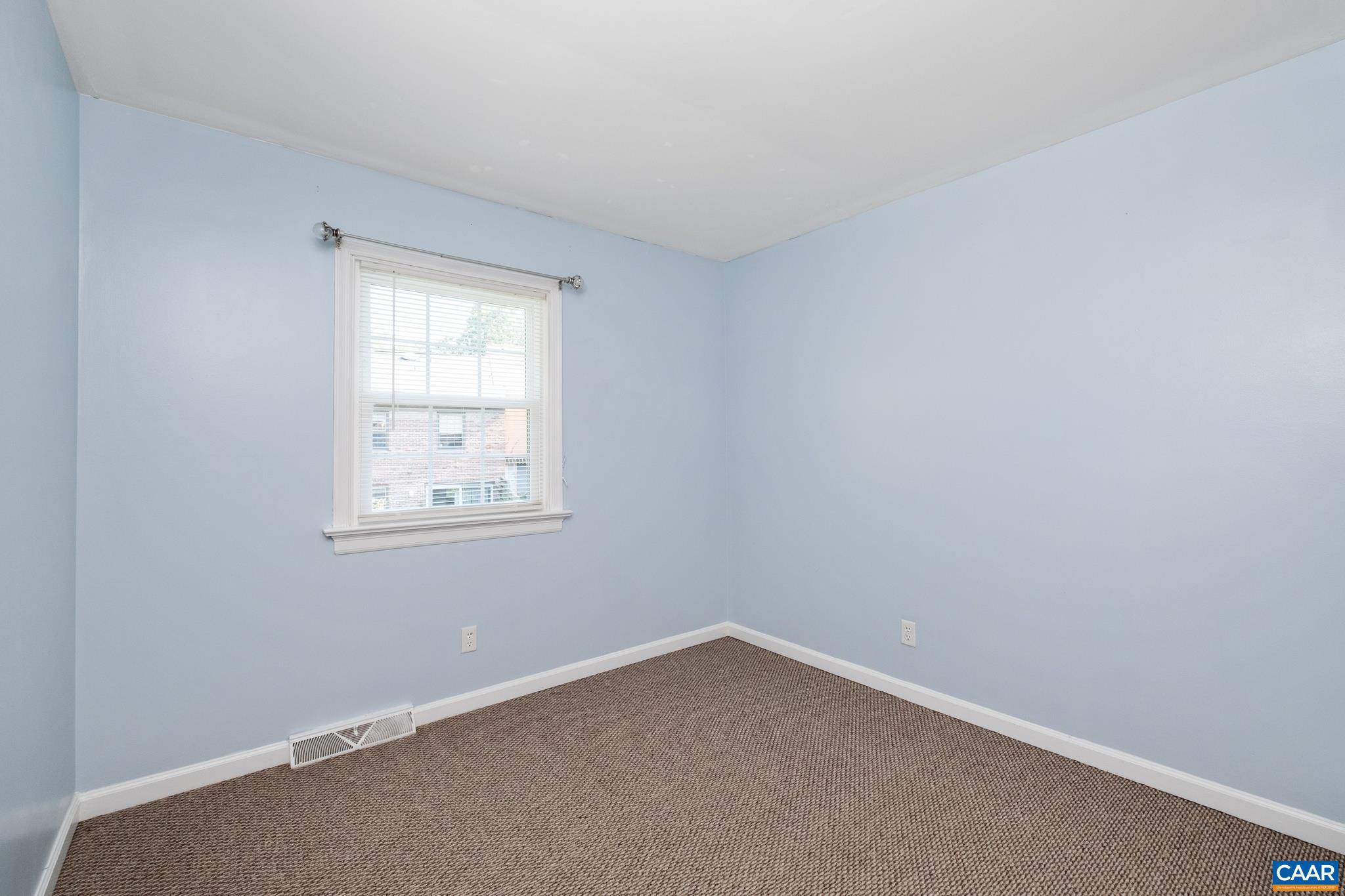 114 Georgetown Green Charlottesville, VA 22901 - Photo 25 of 44 an empty room with a window