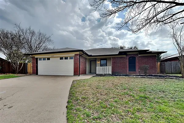 $2,100 | 6369 Hunters Glen Drive, Watauga, TX 76148