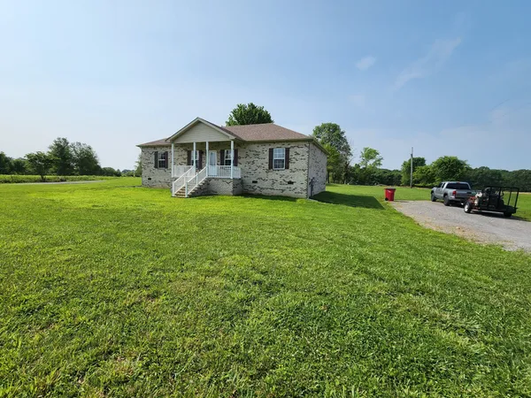 $329,900 | 4574 Long Creek Road, Lafayette, TN 37083
