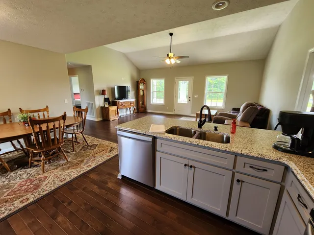 $329,900 | 4574 Long Creek Road, Lafayette, TN 37083