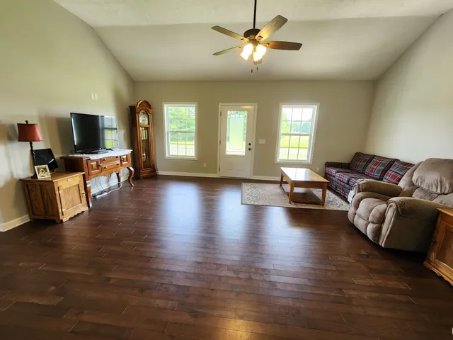 $329,900 | 4574 Long Creek Road, Lafayette, TN 37083