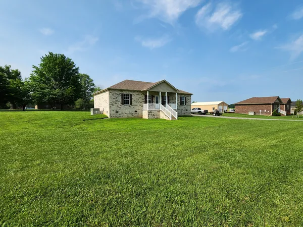 $329,900 | 4574 Long Creek Road, Lafayette, TN 37083
