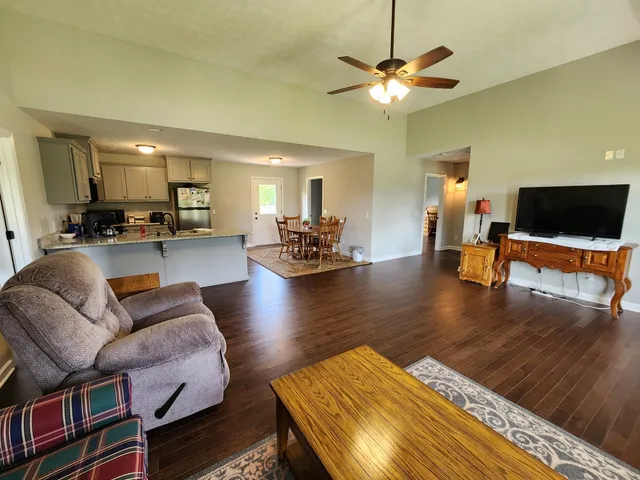 $329,900 | 4574 Long Creek Road, Lafayette, TN 37083