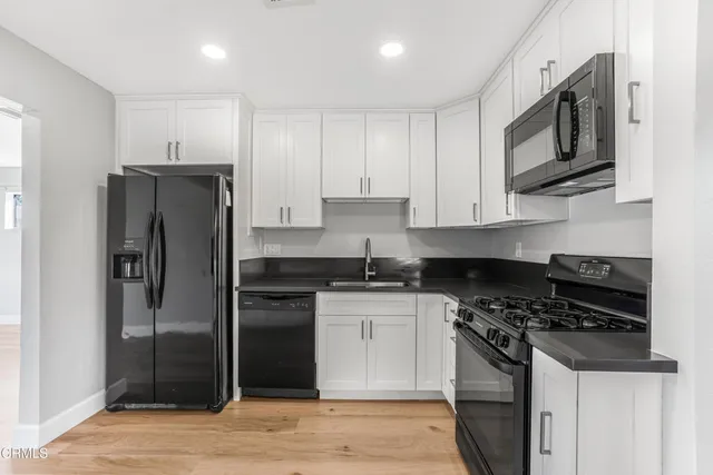 $3,800 | 634 Hillcrest Drive, Camarillo, CA 93012