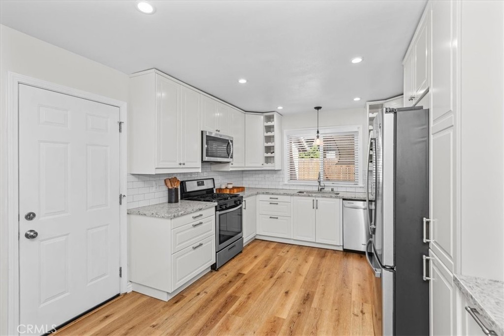 14125 Halper Road Poway, CA 92064 - Photo 11 of 36