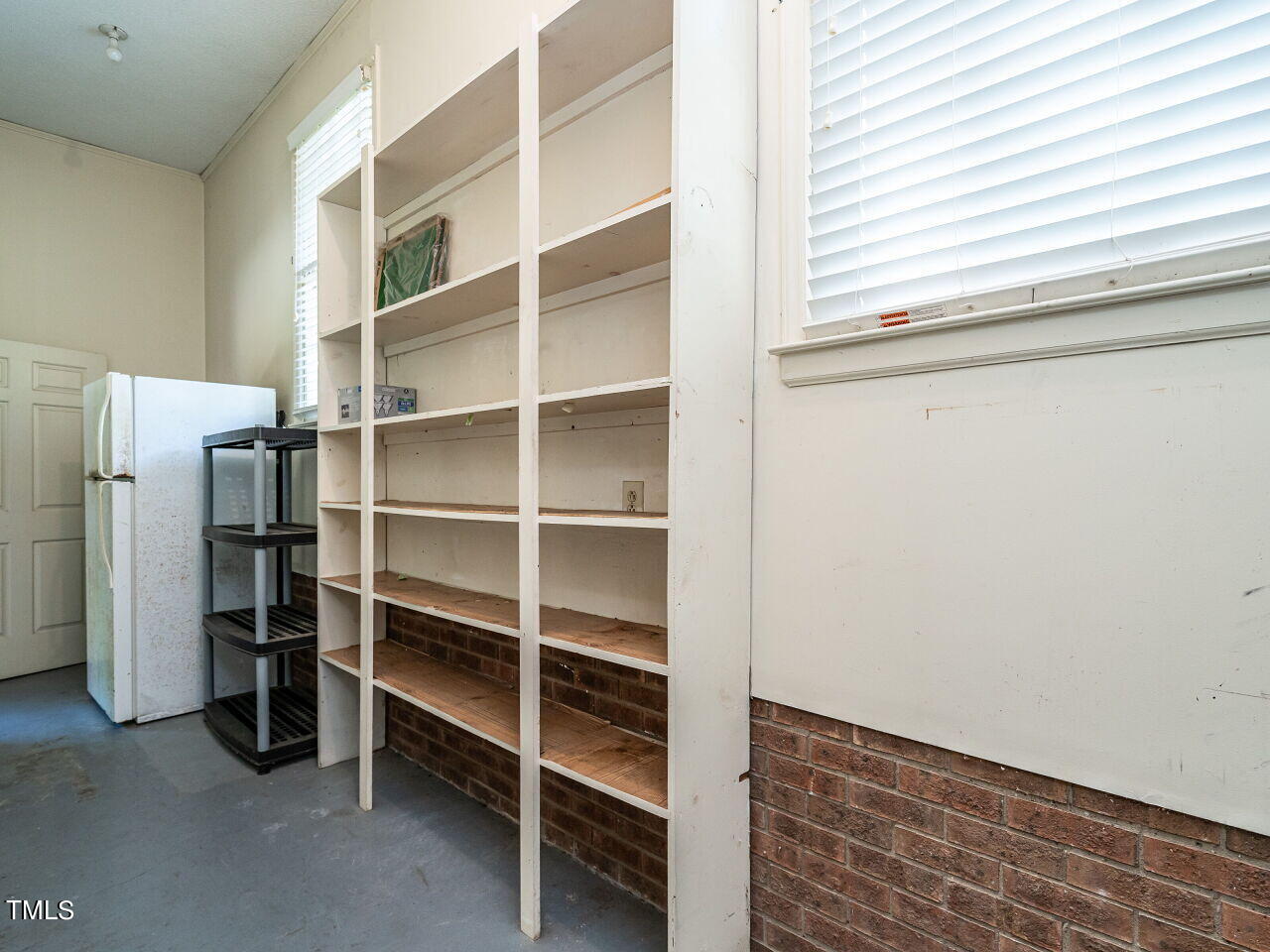 6600 Barbee Road Durham, NC 27713 - Photo 26 of 33 a view of an empty room with a window