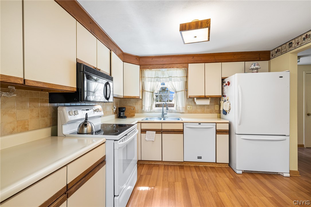 6119 Diffin Road Cicero, NY 13039 - Photo 5 of 27