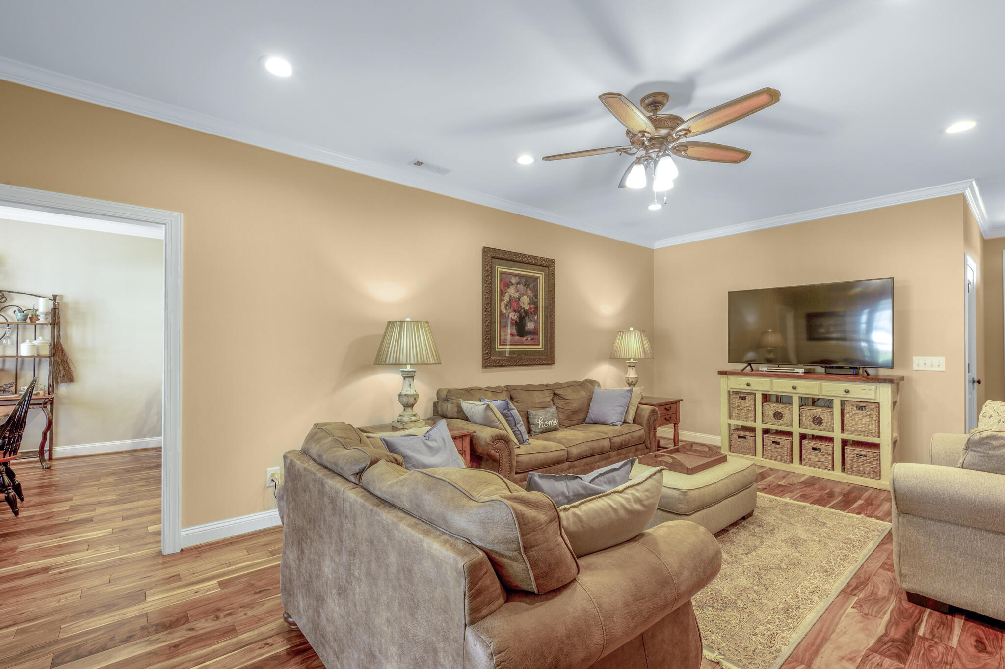 246 Southwest Regency Lane, Unit 101 Calhoun, GA 30701 - Photo 12 of 39 Living Room