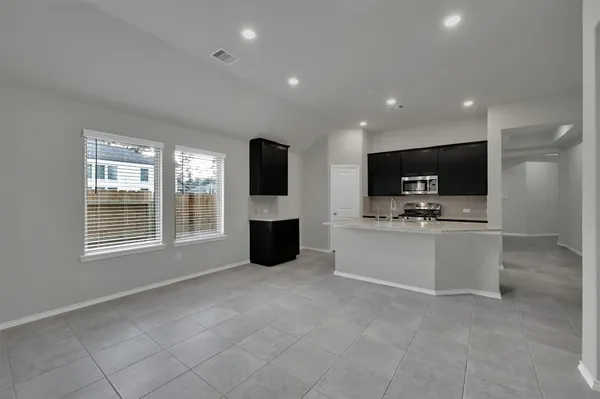 $2,495 | 307 Highland Bayou Drive, Conroe, TX 77304