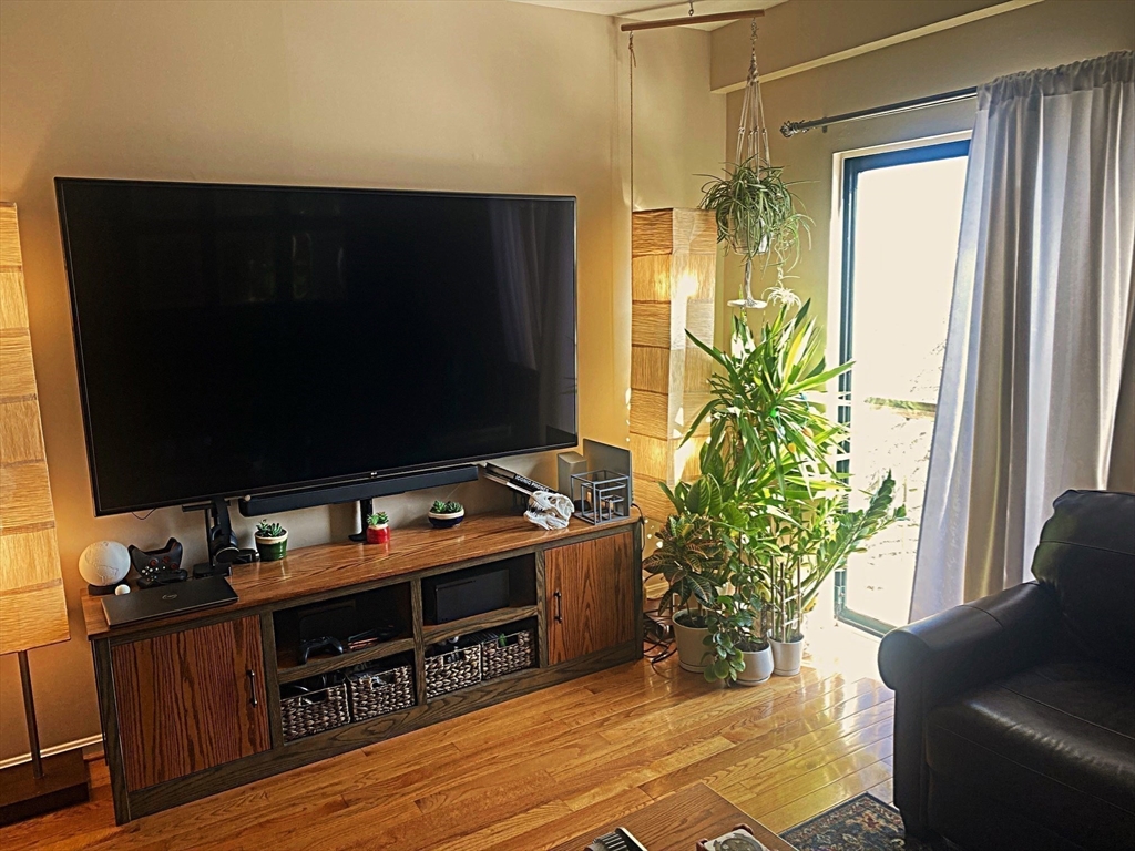 315 Rantoul Street, Unit 406 Beverly, MA 01915 - Photo 3 of 16