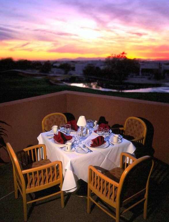 4055 North Recker Road, Unit 33 Mesa, AZ 85215 - Photo 12 of 17 RMR CC Dining with View