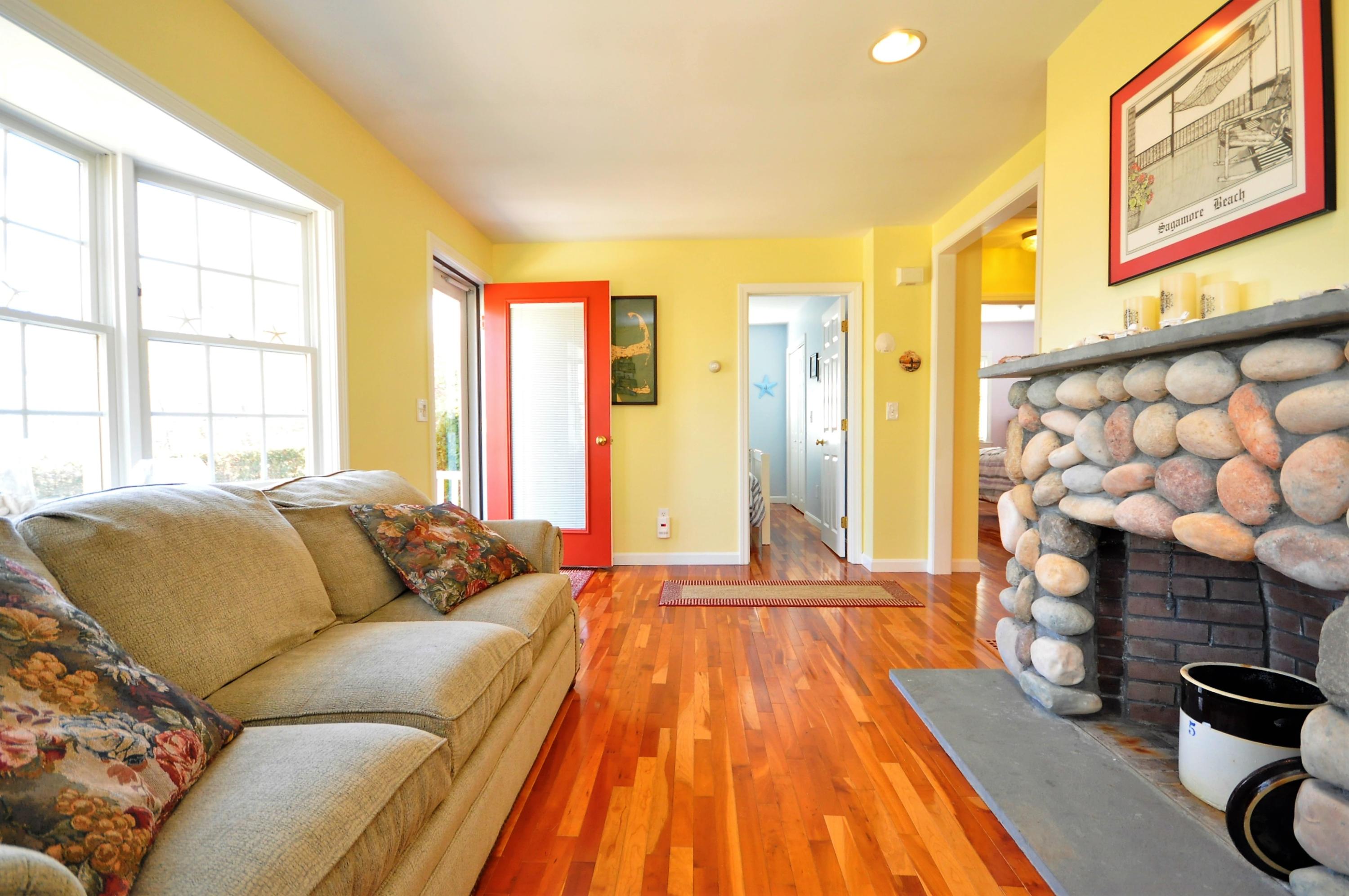47 Lathrop Road Sagamore Beach, MA 02562 - Photo 6 of 24 Living Room good