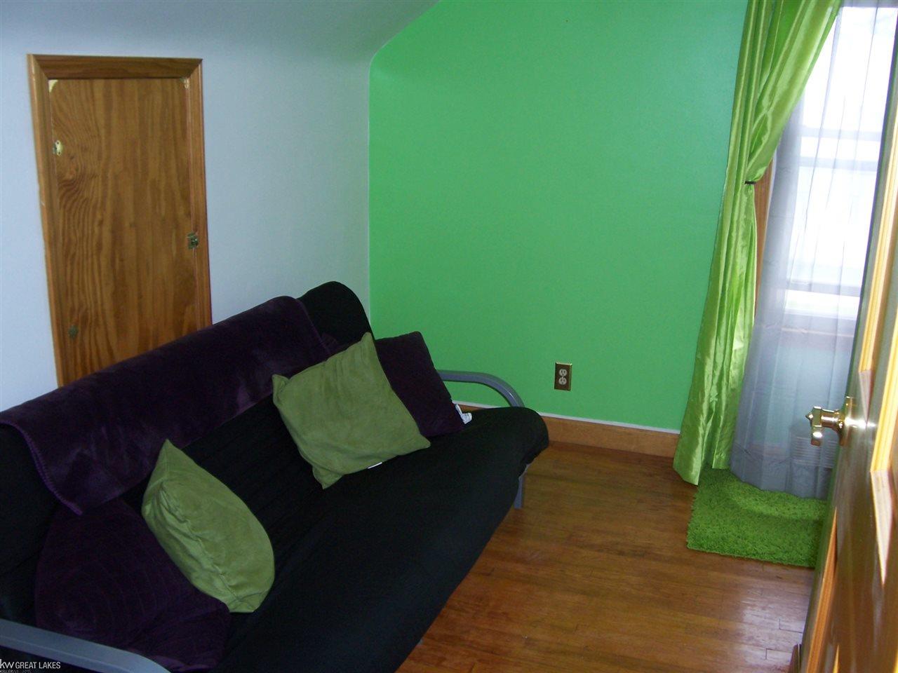 29501 Kelly Road Roseville, MI 48066 - Photo 10 of 16 31292170-9.JPG
