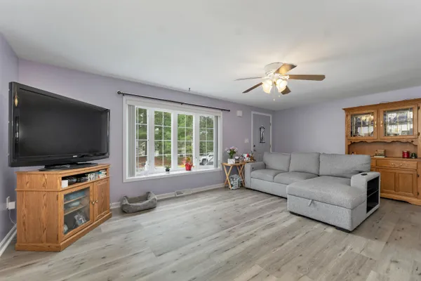 $260,000 | 6 Centerwood Drive, Concord, NH 03301