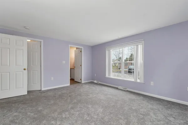 $260,000 | 6 Centerwood Drive, Concord, NH 03301